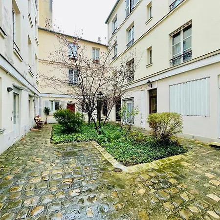 Tour Eiffel Invalides Pierre Leroux * パリ