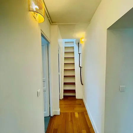 Tour Eiffel Invalides Pierre Leroux アパート パリ